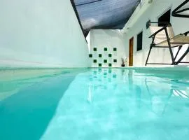 Apartamento de playa con piscina privada