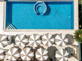 Sun Village Aparthotel, hotel in Herceg-Novi