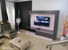 Cozy 3-Bedroom Duplex in Lekki, apartment in Ogudu