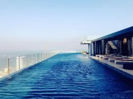 THE BASE Sea View Holiday inn Central Pattaya