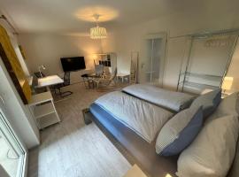 München Trudering 3 Schlafzimmer 90 qm sehr ruhig, U-S Bahn 350m, hotelli Münchenissä