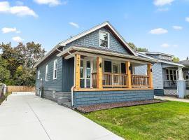 Spacious 4BR Home by Dtown Royal Oak, hotel a Royal Oak