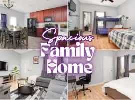 Spacious Family Retreat - Churchill Downs & Downtown