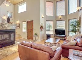 Spacious Escape Near Mesa Verde National Park!, hotel di Mancos