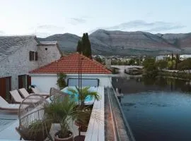 Integra Hotel