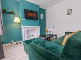 The Medway Hub Contractors & Families Welcome -Sleeps 6 - Pool Table