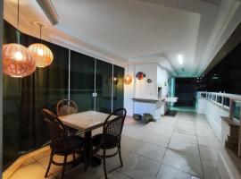 Requinte e conforto à 50m do mar, hotel em Itapema