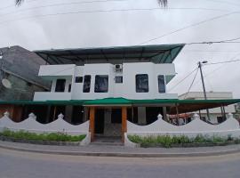 Hostal Brisas Del Mar, guest house in Puerto Villamil