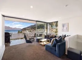 5 bedroom modern apartment in the heart of QT