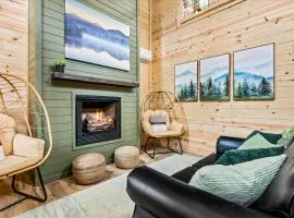 The Greenhouse NEW - 450ft to Trailhead