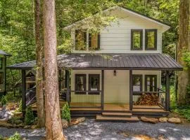 Dollys Mountain Retreat - Brand New