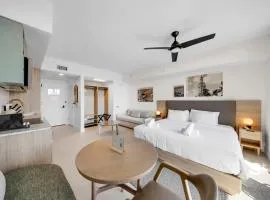 High-Rise Studio in DTW - City Views & Gym