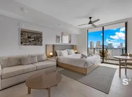 High-Rise Studio in DTW - City Views & Gym