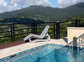 Entire home for 2 with private pool and plenty of amenities in Rio Grande, Puerto Rico, hotell sihtkohas Rio Grande