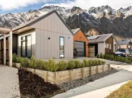 Gorgeous mountain views fabulous family house quiet neighbourhood