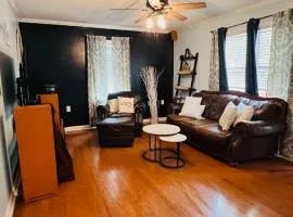 Tree Farm Stay Fire Pit & Grill WOW-King Suite