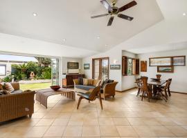 Beachfront on Waiheke, παραλιακό ξενοδοχείο σε Onetangi