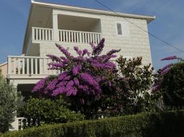 Apartments Marino، فندق في سوبيتار