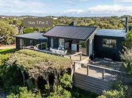 Capeviews on Higgins with separate Studio