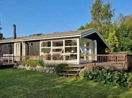 Lovely Bright Summer House Close To The Beach