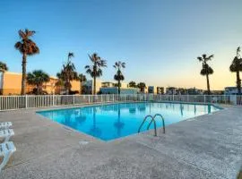 Gulf Views Pools Tennis Pickleball Beach Access Awesome Beachfront by AvantStay