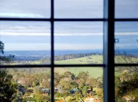 La Cachette in Upwey 3BR Retreat with Mountain Views