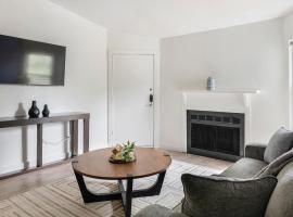 Landing Apartments - DeSoto, hotel in DeSoto