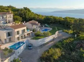 Villa Soleil in peaceful location with a sea view