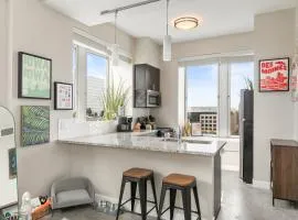Welcome to Dog Moines-Downtown DSM Studio with Skywalk Access No Pet Fees
