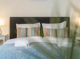 Calm Linné Home Steps from Haga - Fully Equipped Apt, מלון בגוטנבורג