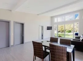 3-bedroom Villa in Lakefield #17