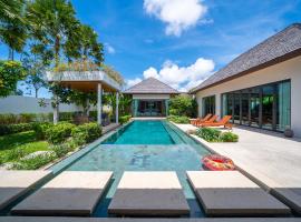 BangTao Luxury 5 Bedroom 1200sqm Modern Bali Style Holiday Villa Quiet and Private Large Private Pool Large Garden, hotel in Ban Pak Lak