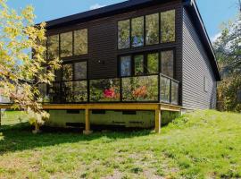 3-bedroom Lakefront Villa #9, hotel u gradu 'Lakefield'