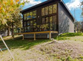 3-bedroom Lakefront Villa #3, hotel u gradu 'Lakefield'