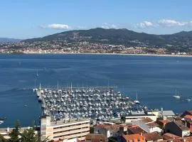 Holibai, Arco Da Vella, Dúplex de lujo con esencia africana y vistas al mar en Baiona