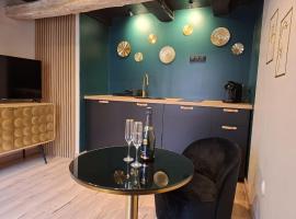 Love room Émeraude & Pièce Secrète, hotel a Niederbetschdorf