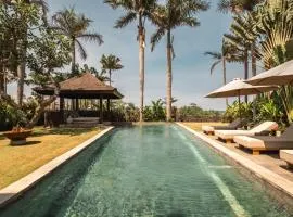 Beachfront Luxury Villa in Beraban with Private Pool