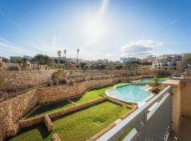 Qala Skyview Penthouse with Pool, Sunsets and BBQ Area, hotel en Qala