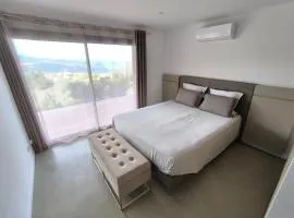 Chambre entre mer et montagne