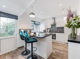 Glamorous Spacious House