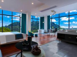 Zhangjiajie Cloudscape Lodge-English Services-Near the Ticket Gate, ξενοδοχείο με υδρομασάζ σε Zhangjiajie