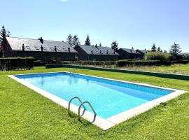 Marmota, Ático en Llívia, jardín comunitario con piscina y pista de tenis, hotell i Llivia