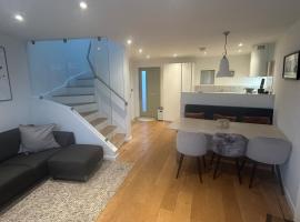 Escape to Infinity!, chỗ nghỉ tự nấu nướng ở Guernsey