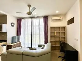 D'pristine 4 bedroom condo 1725 opposite Legoland and Medini mall