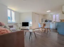 Cozy 1BR in the heart of the old village of Villeneuve-Loubet - BENAKEY