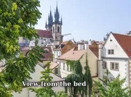 Romantic Cathedral View Apt Old Town, Balcony
