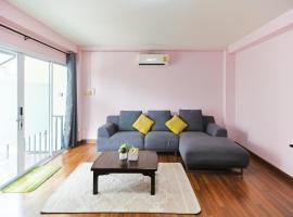 The Cozy house near CMU, hotel in Chiang Mai
