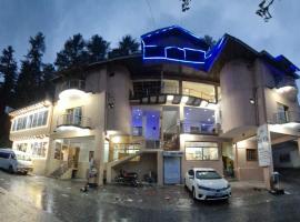 Twin Hills Resort Ajk, hotel v destinaci Chitra