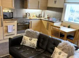 Peel House Apartments - Great for Professionals & Weekends Away