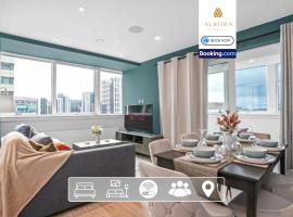 Luxury 3BDR Flat By Aurora WorkNest Short Lets & Serviced Accommodation London With Wi-Fi, Gym and Cinema, hotel in London